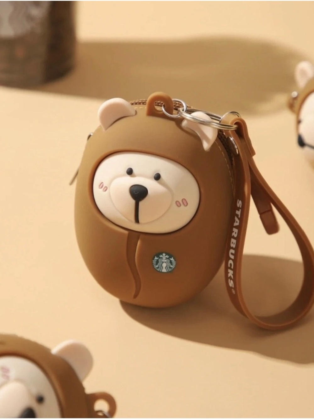 China Starbucks Summer Silicon Cute Bear
/Strawberry Keychain Coin/Earphone Bag - Picture 9 of 12